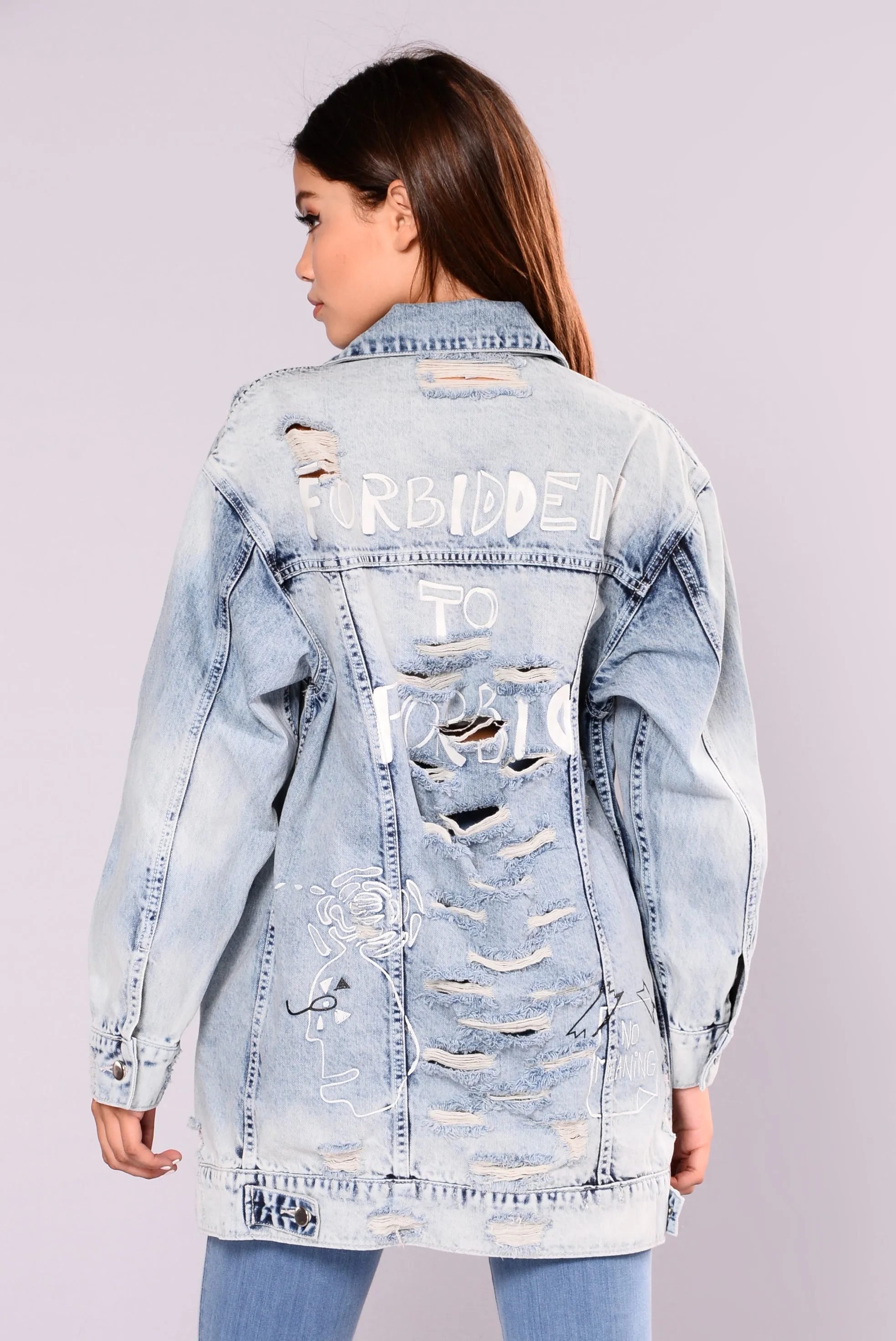 Avery Distressed Denim Jacket - Light Wash