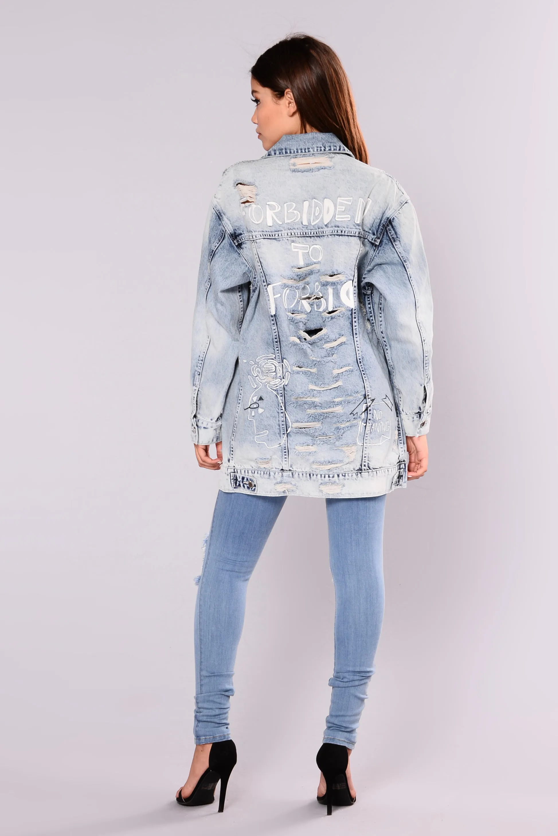 Avery Distressed Denim Jacket - Light Wash