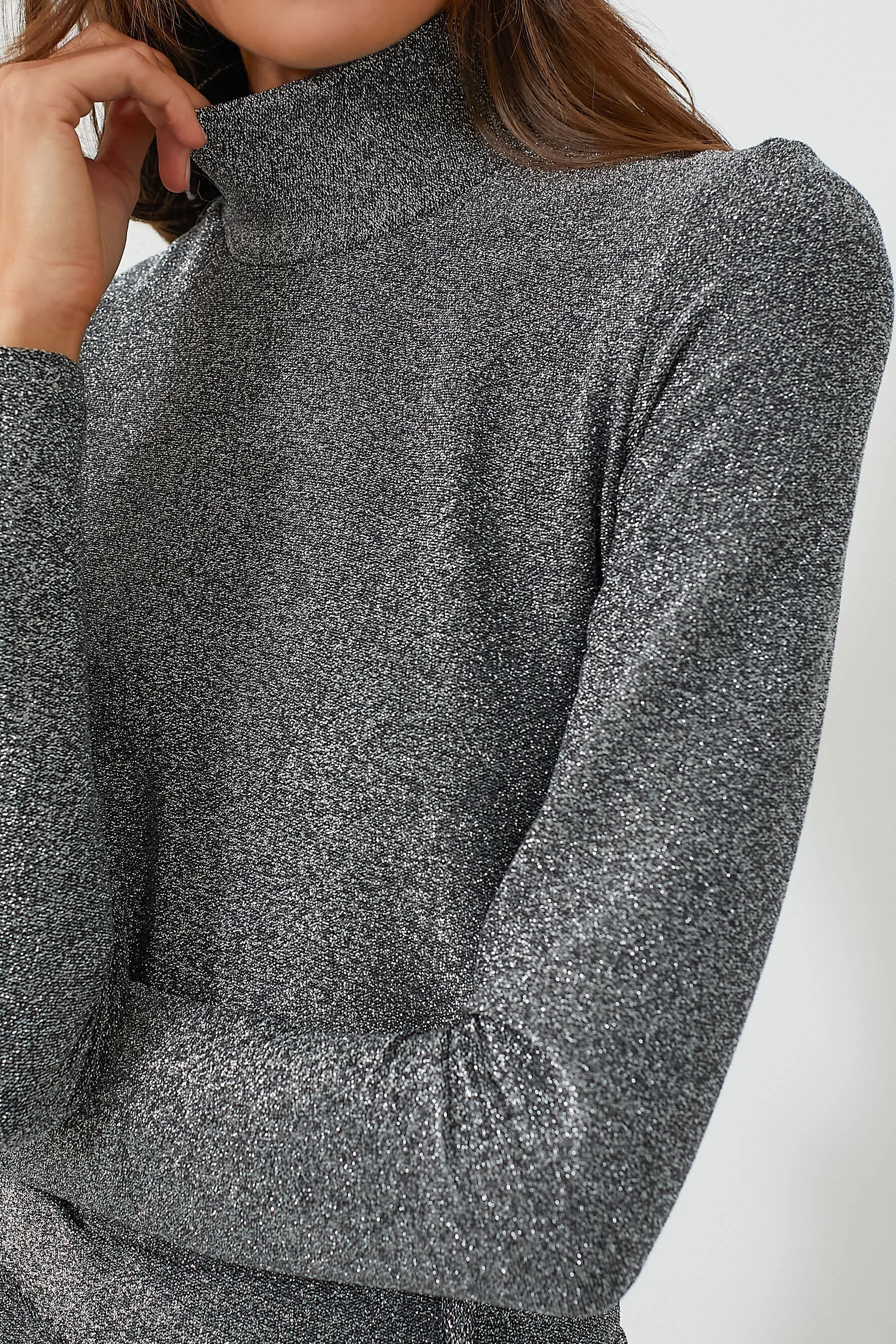 Shimmer Gray Jacka Turtleneck